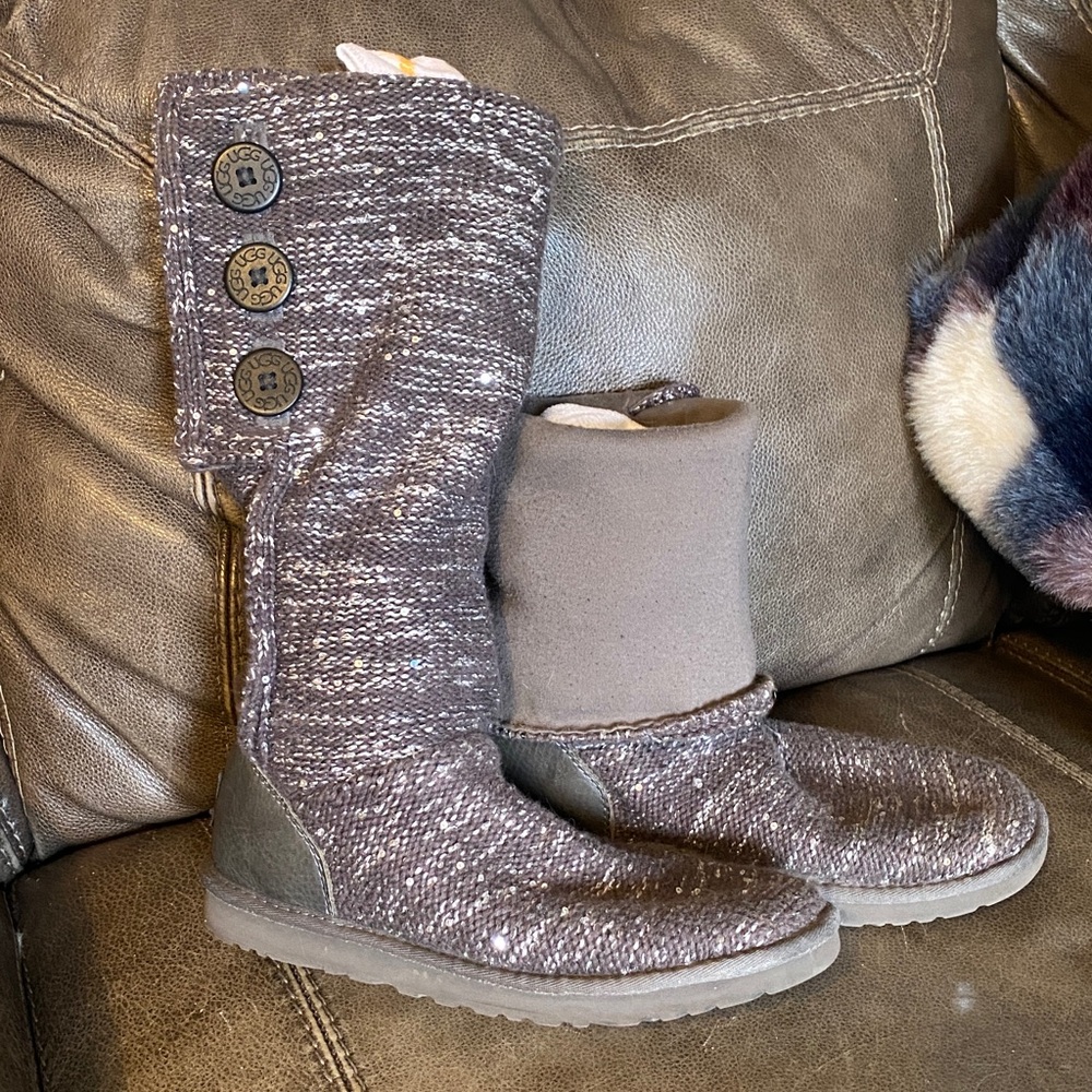 UGG SIZE 9 Classic Cardy Boots